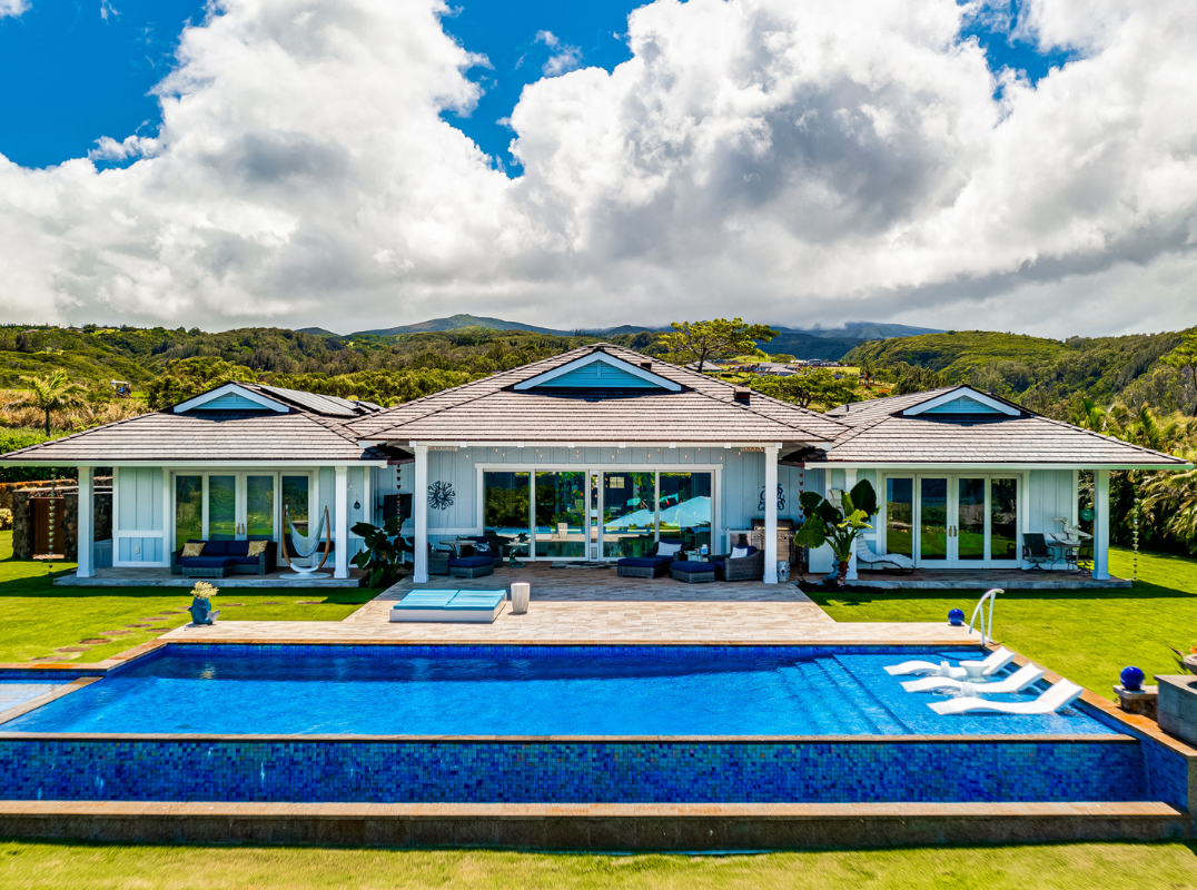 300 Mahana Ridge